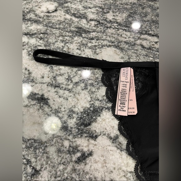 Victoria’s Secret V String panty XL - Picture 7 of 13